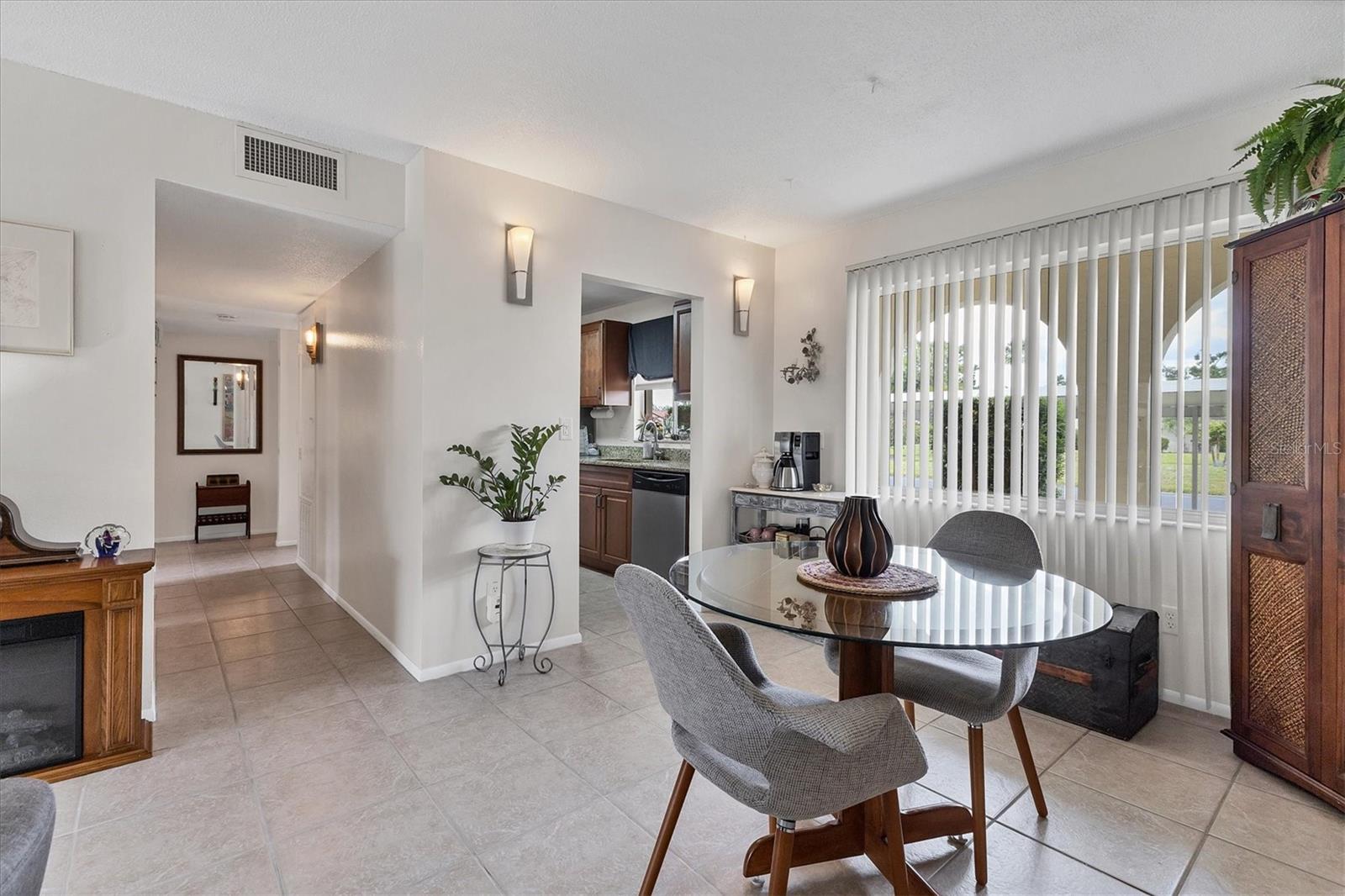 Image 11 of 48 For 3690 Pinecrest St  114