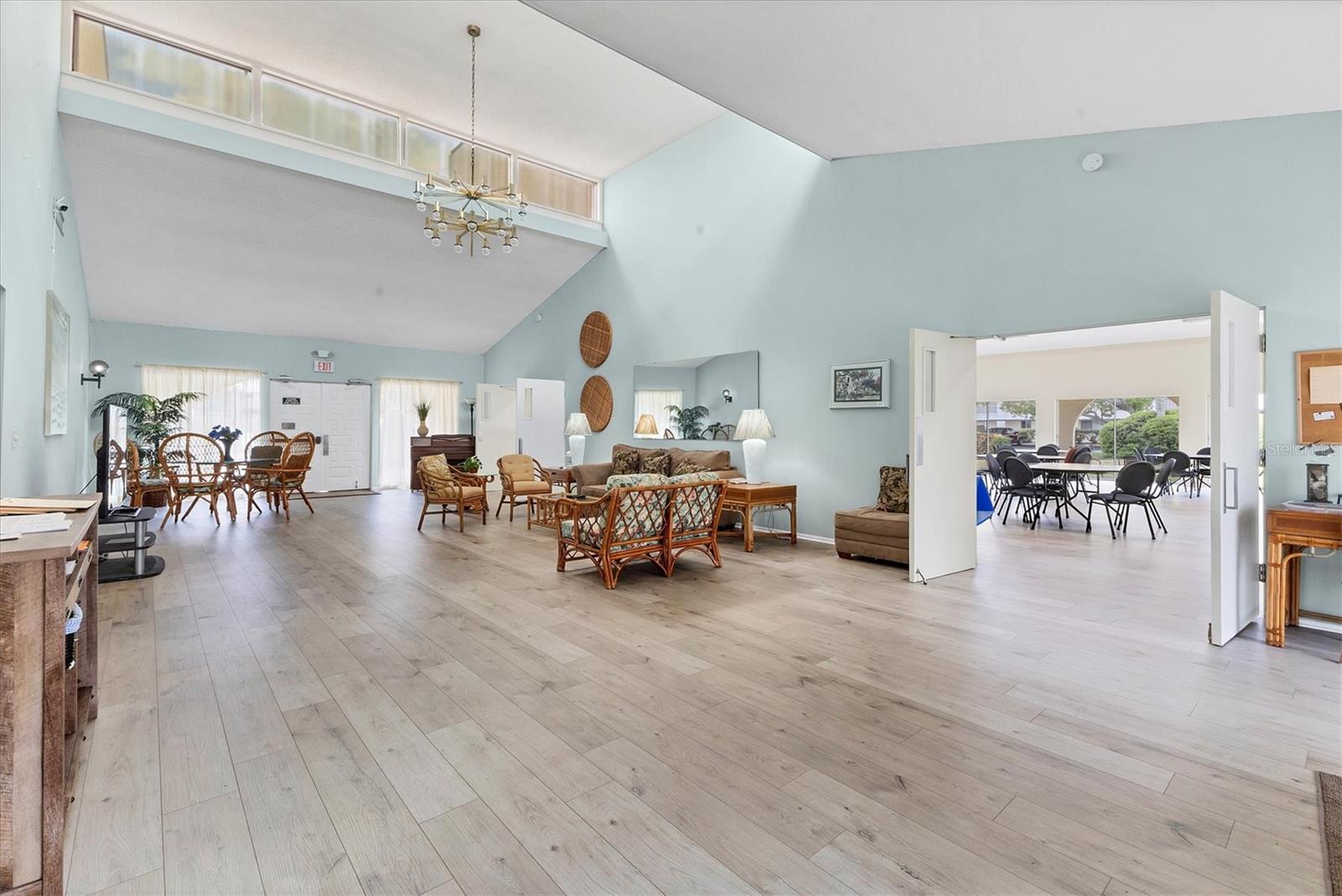 Image 41 of 48 For 3690 Pinecrest St  114