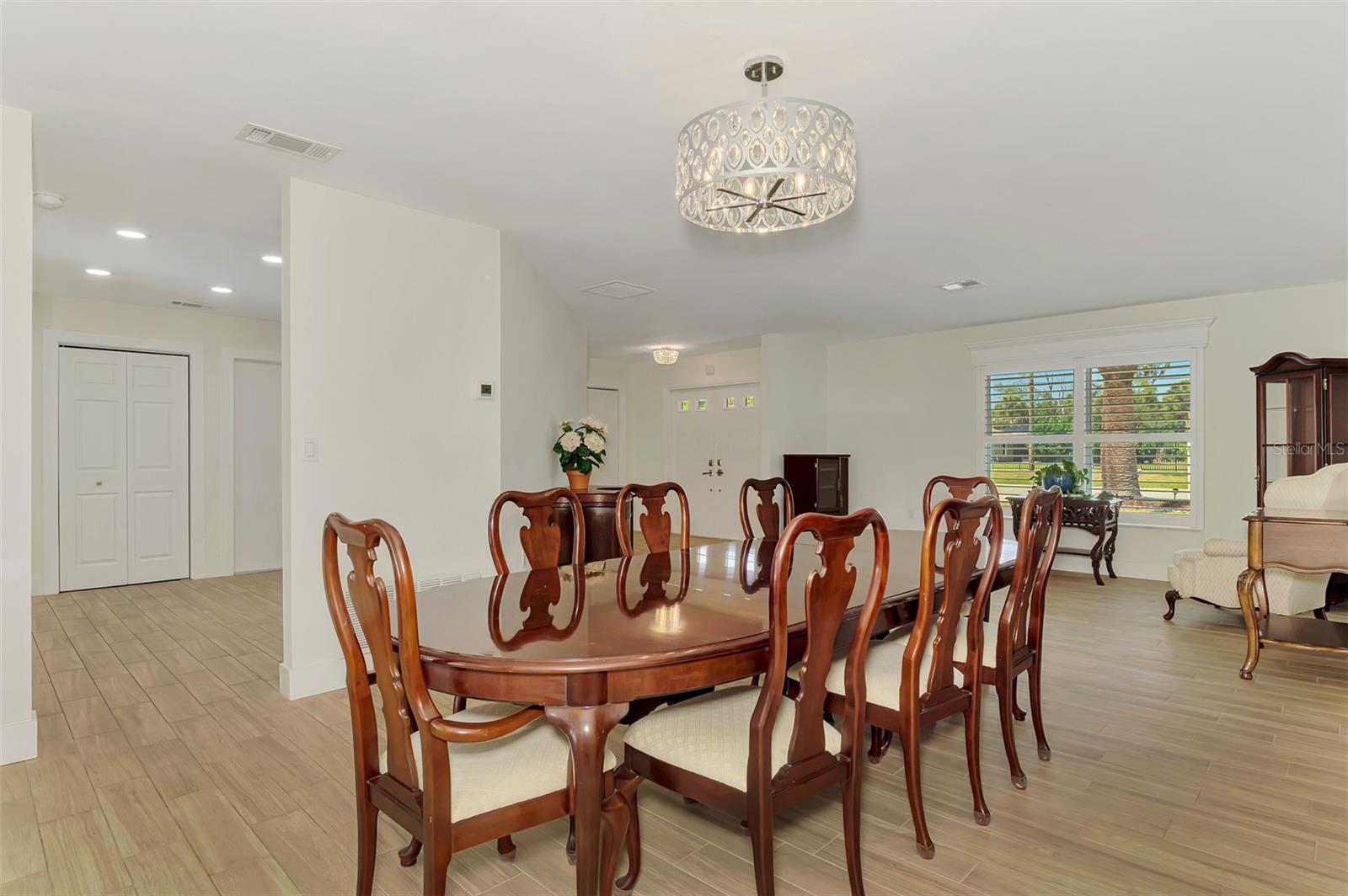 Image 11 of 47 For 1620 Mission Valley Boulevard