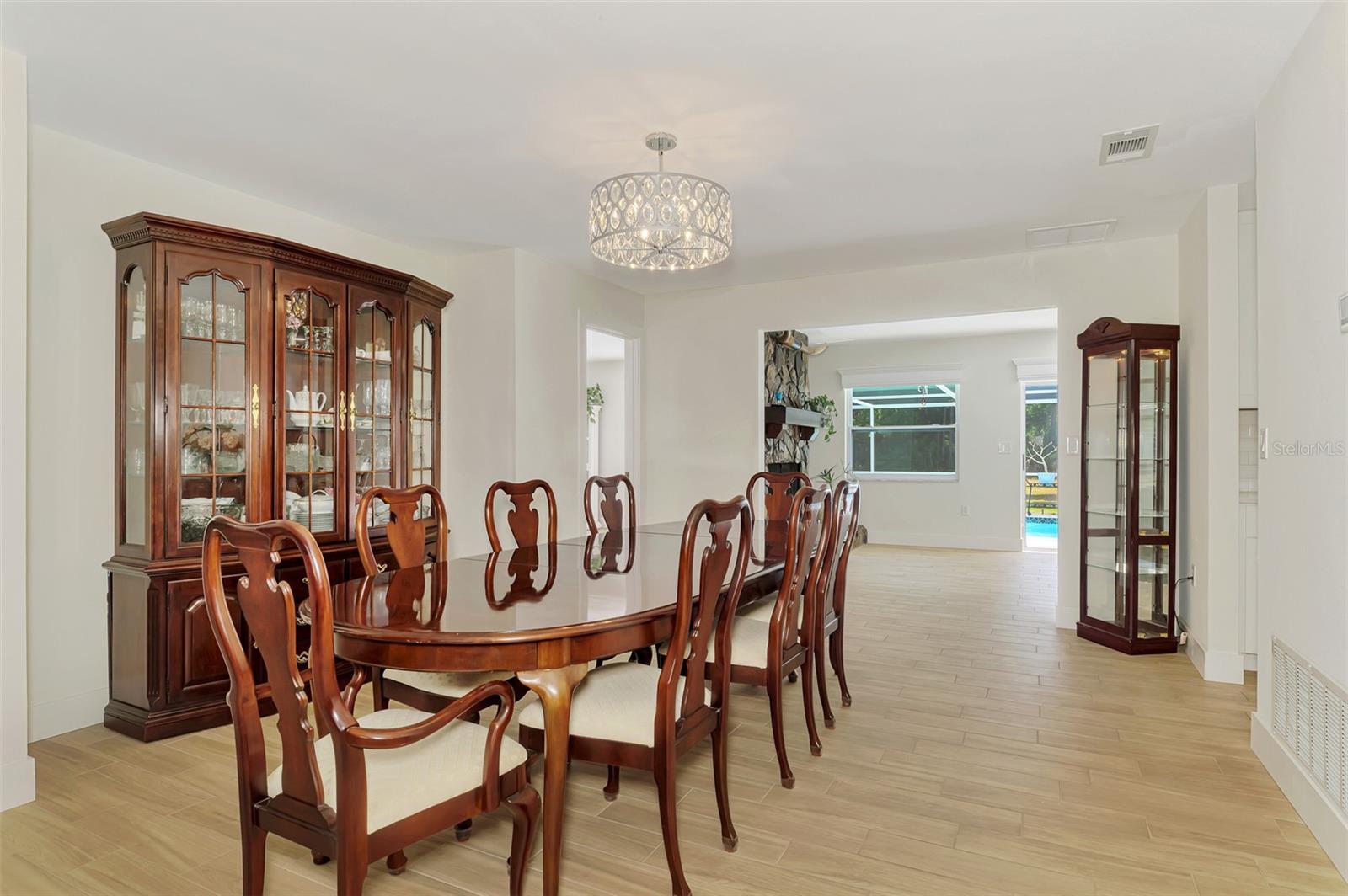 Image 12 of 47 For 1620 Mission Valley Boulevard
