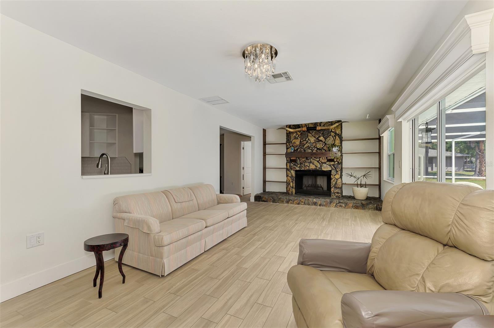 Image 16 of 47 For 1620 Mission Valley Boulevard