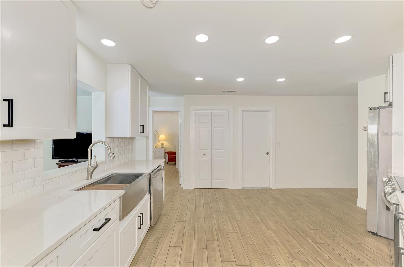 Image 22 of 47 For 1620 Mission Valley Boulevard