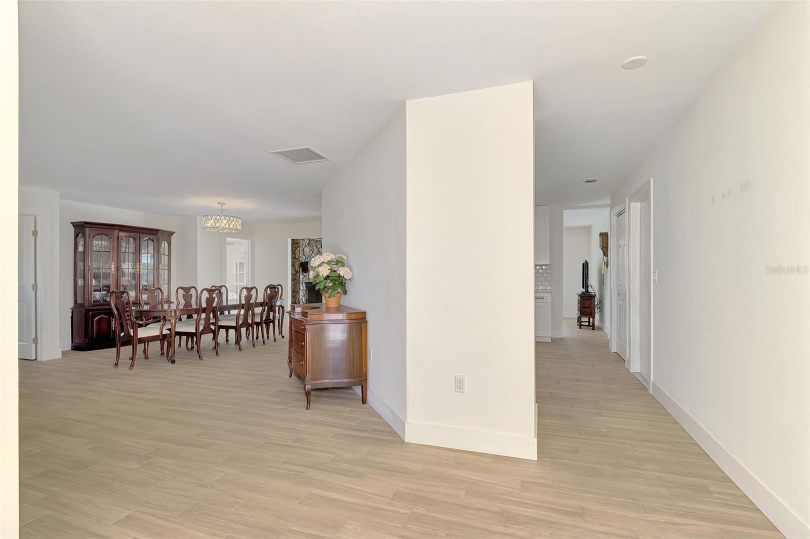 Image 5 of 47 For 1620 Mission Valley Boulevard