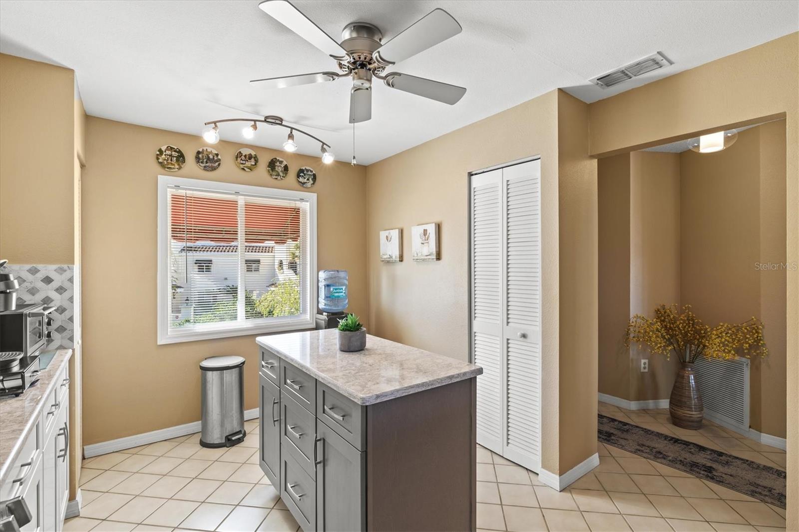 Image 13 of 59 For 6101 34th Street W 26c