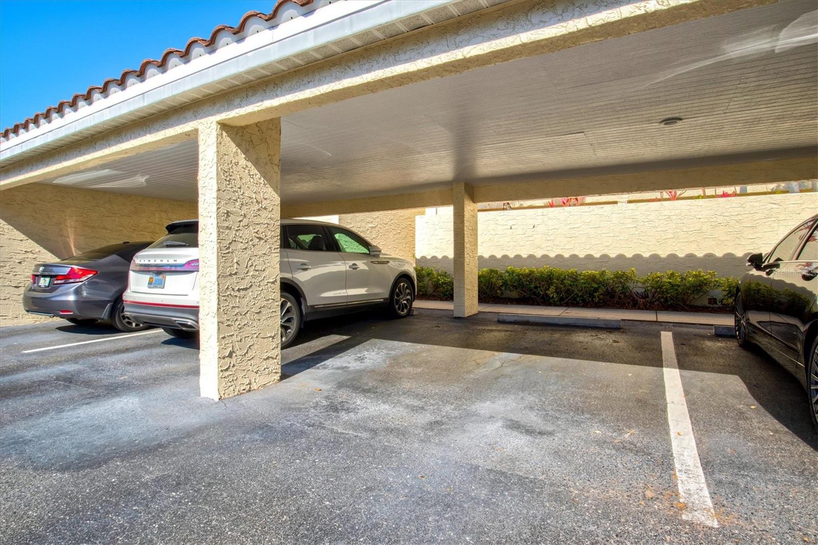 Image 44 of 59 For 6101 34th Street W 26c