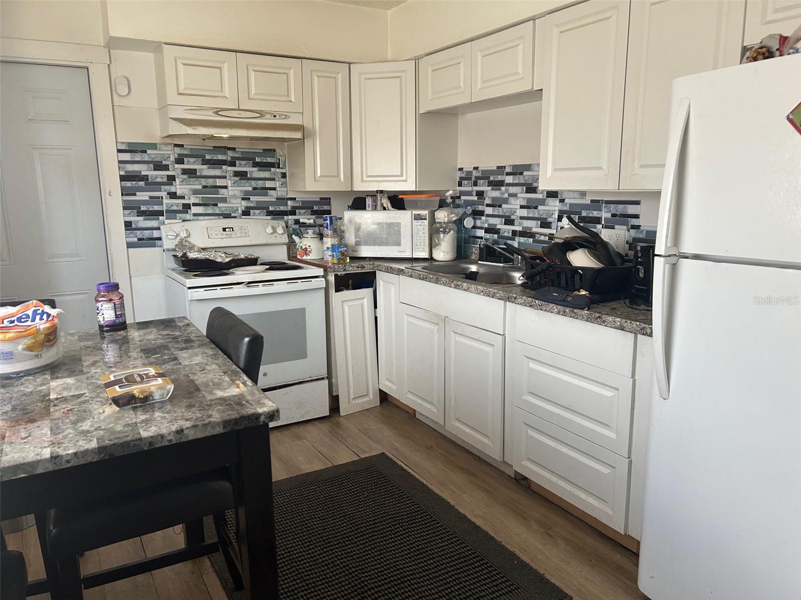 Image 18 of 28 For 1031 30th Avenue E