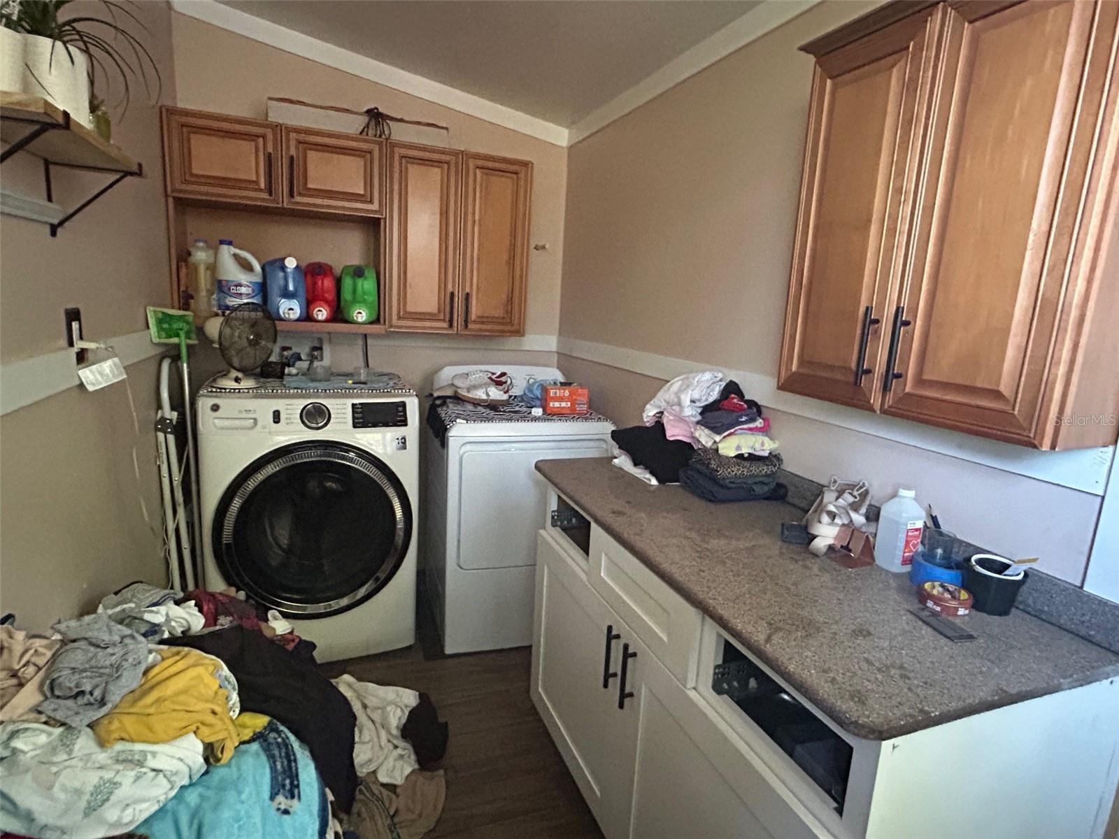 Image 23 of 28 For 1031 30th Avenue E