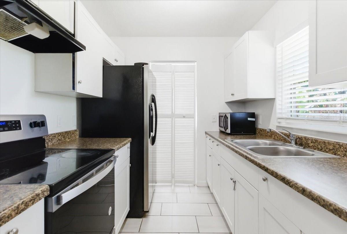 Image 8 of 38 For 5105 15th Street Court E