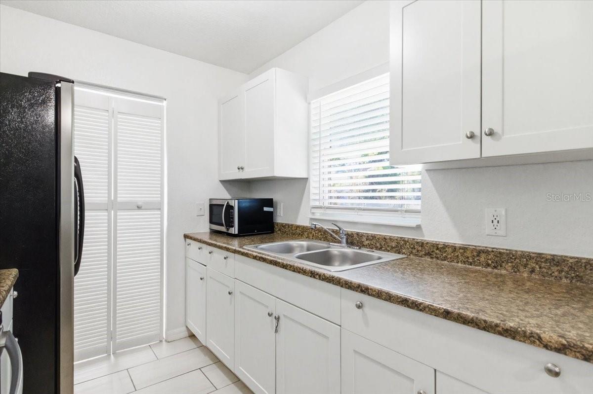 Image 9 of 38 For 5105 15th Street Court E