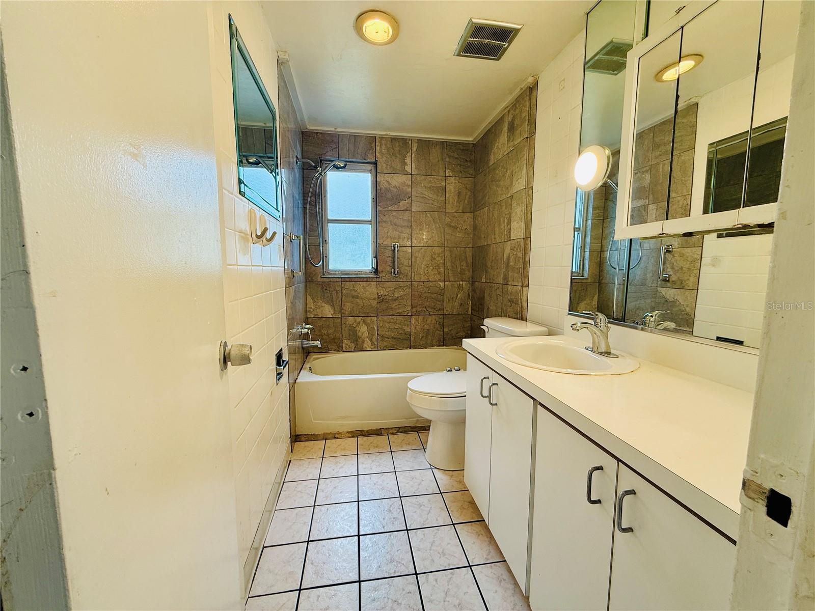 Image 8 of 8 For 164 Tradewinds Drive Nw