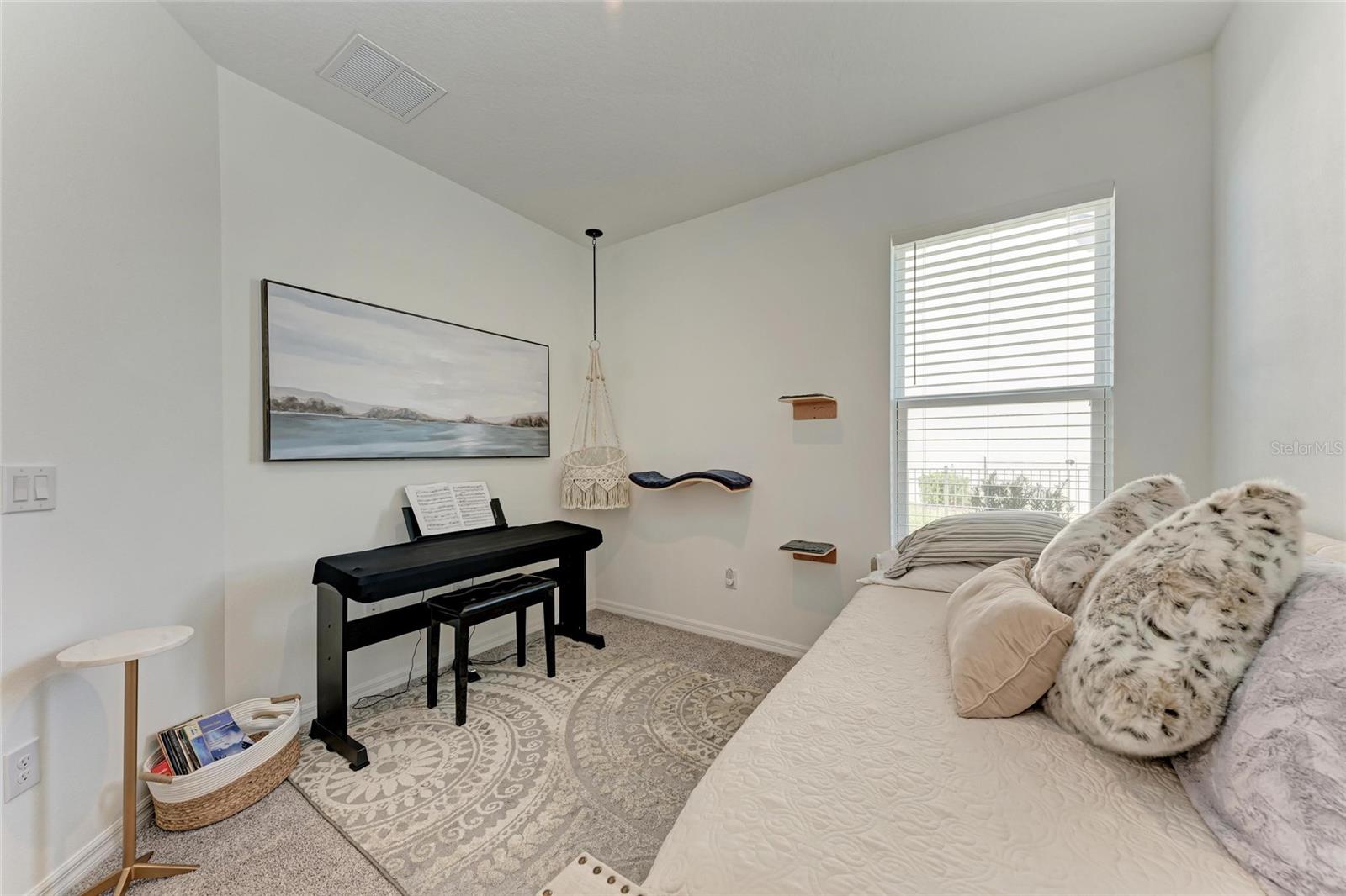 Image 32 of 81 For 10010 Buckman Halls Drive