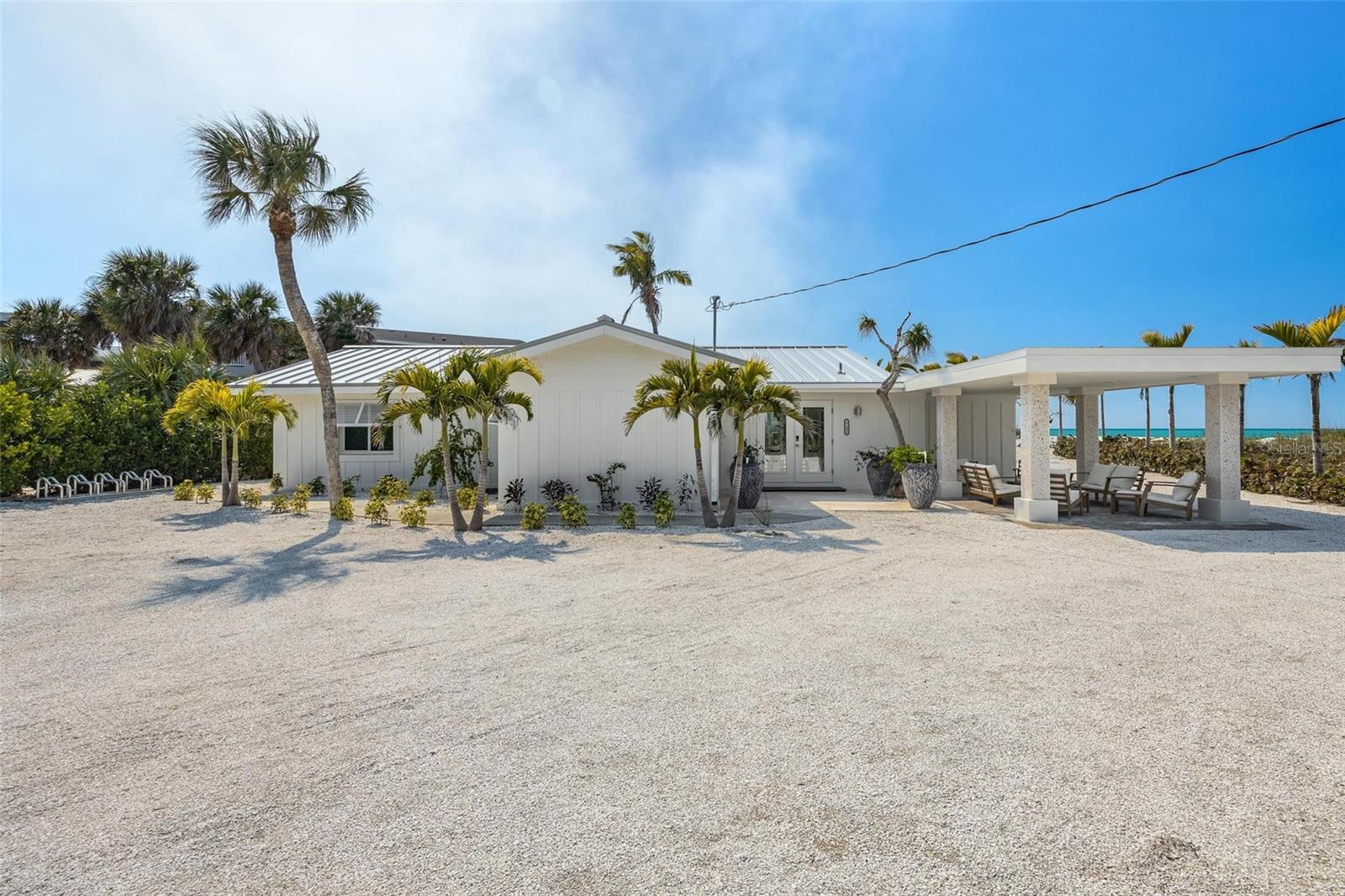 Listing photo id 0 for 2740 Beach Road B