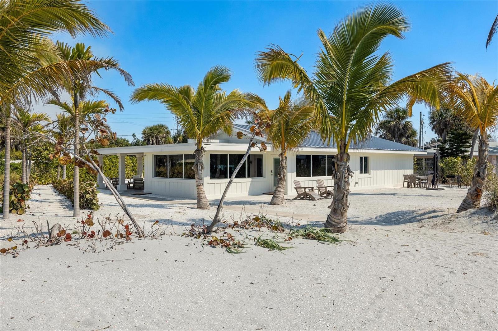 Listing photo id 18 for 2740 Beach Road B