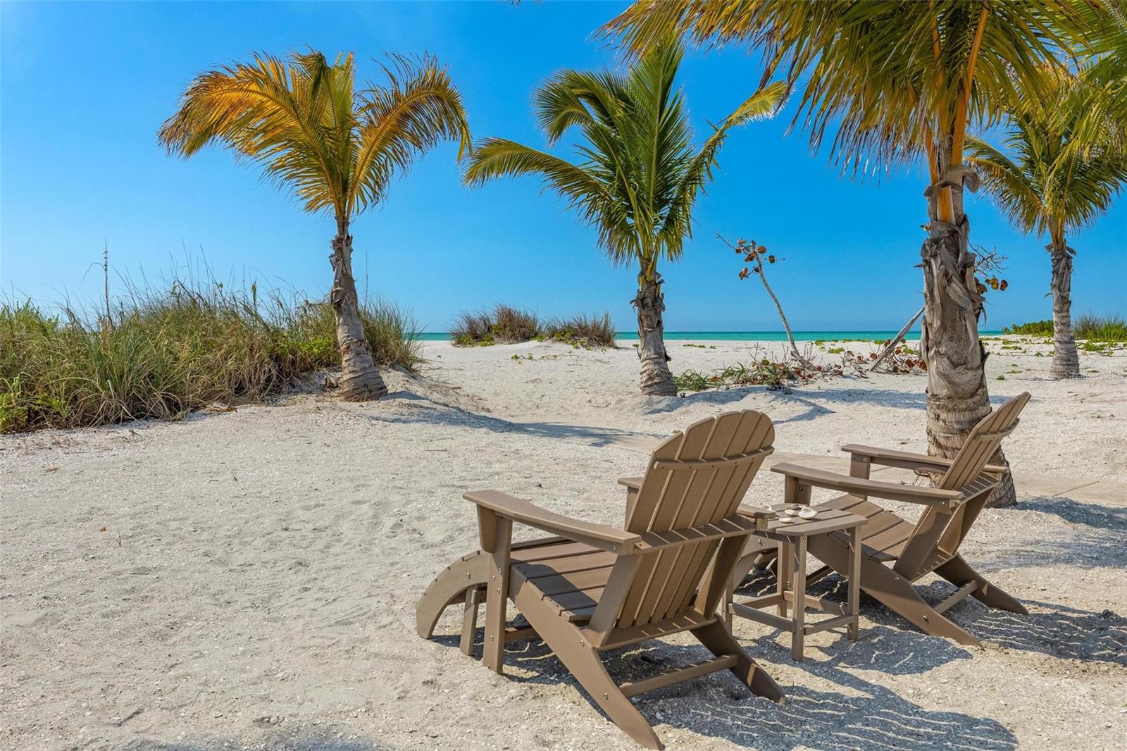 Listing photo id 21 for 2740 Beach Road B