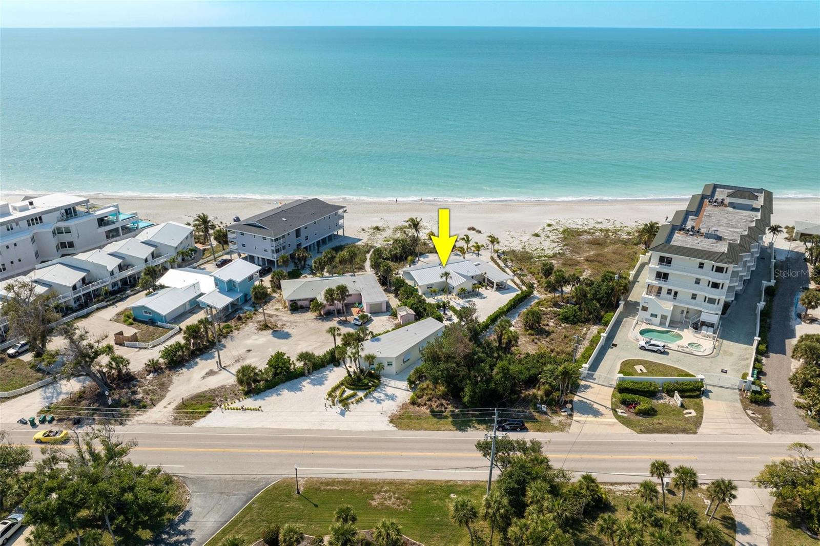 Listing photo id 25 for 2740 Beach Road B