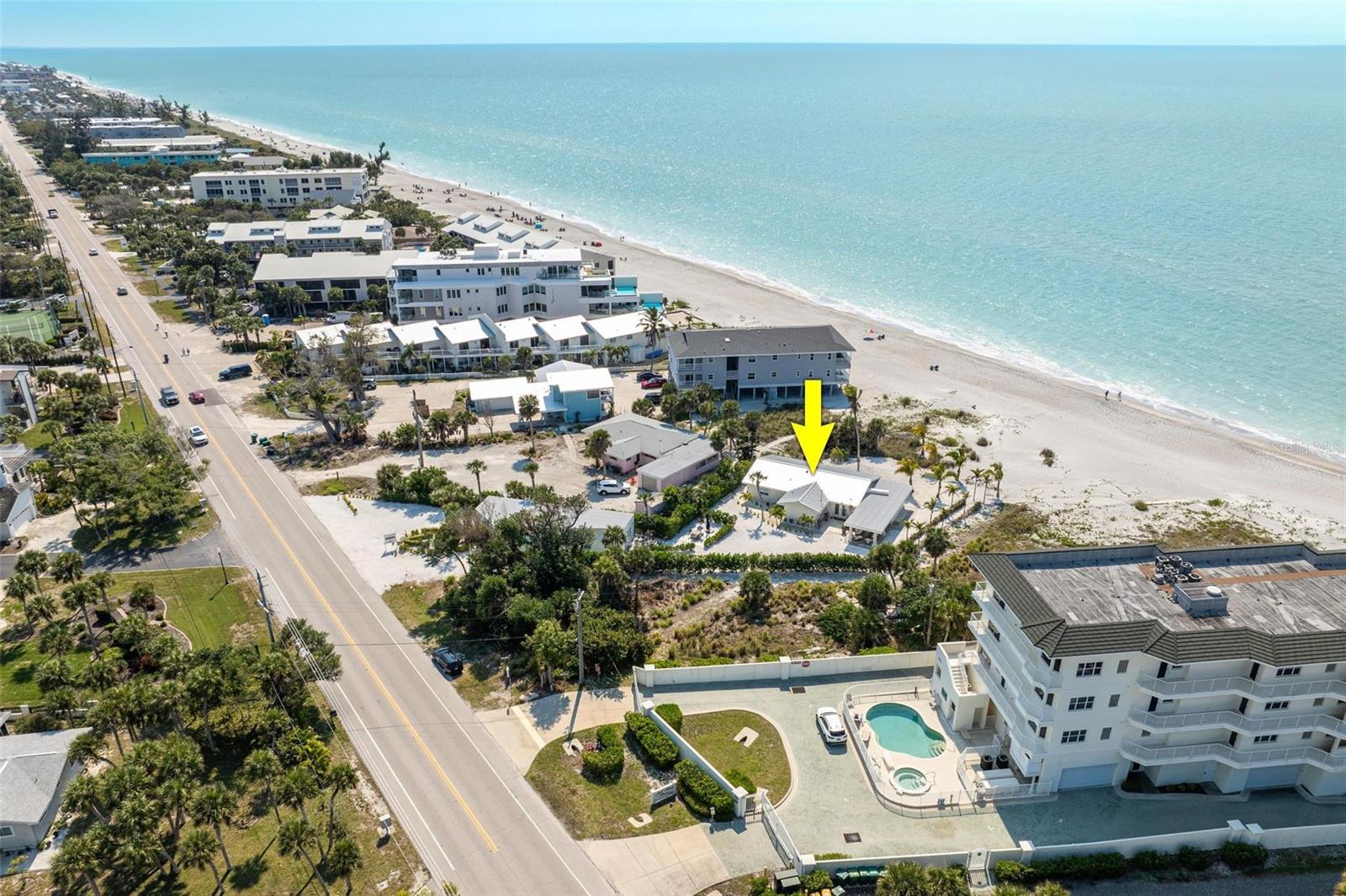 Listing photo id 26 for 2740 Beach Road B