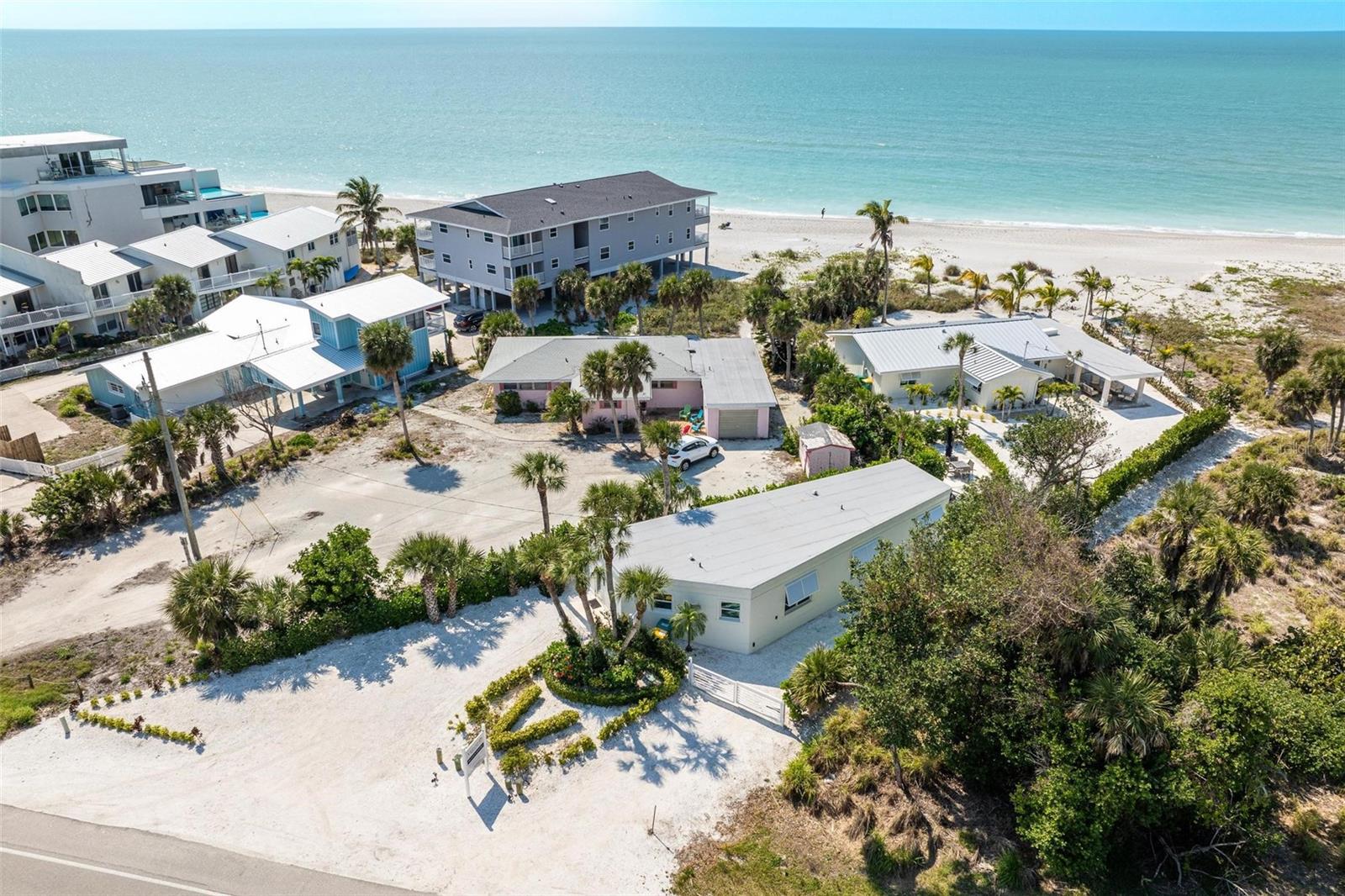 Listing photo id 29 for 2740 Beach Road B