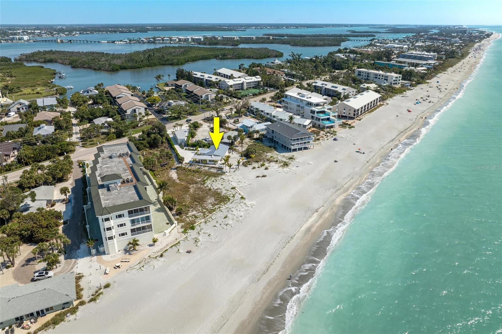 Listing photo id 34 for 2740 Beach Road B