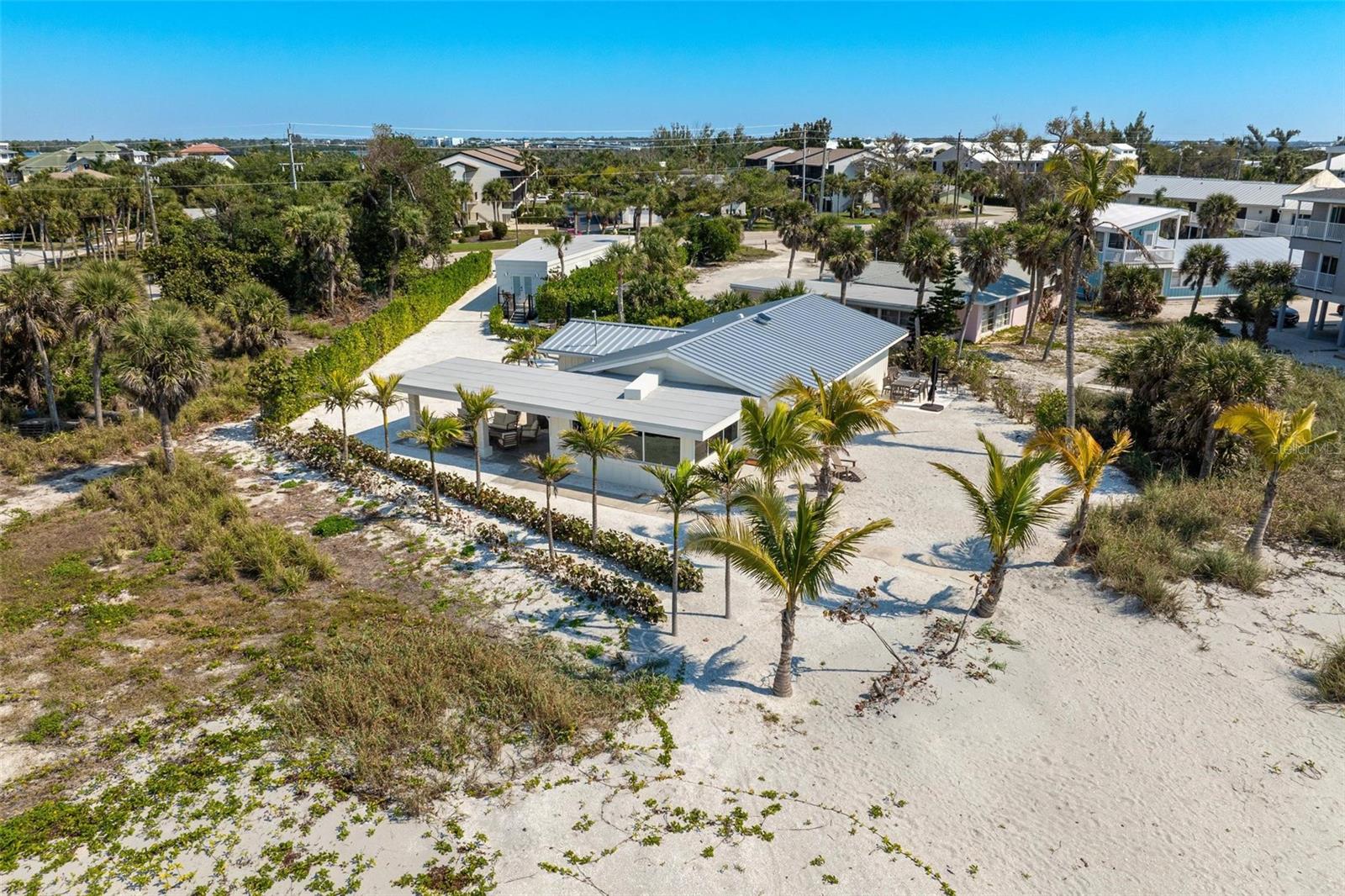 Listing photo id 35 for 2740 Beach Road B