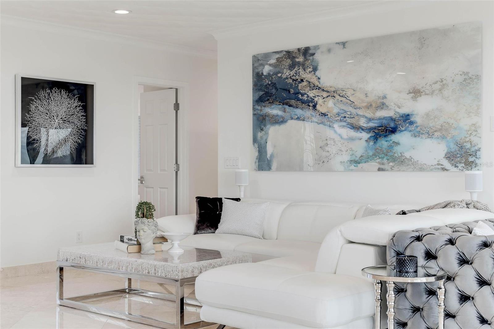 Listing photo id 39 for 2740 Beach Road B