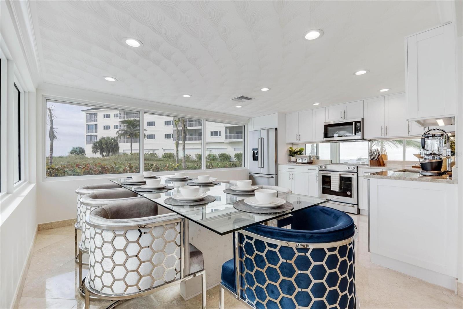 Listing photo id 43 for 2740 Beach Road B