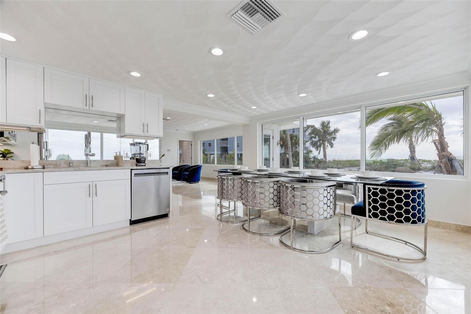 Listing photo id 49 for 2740 Beach Road B