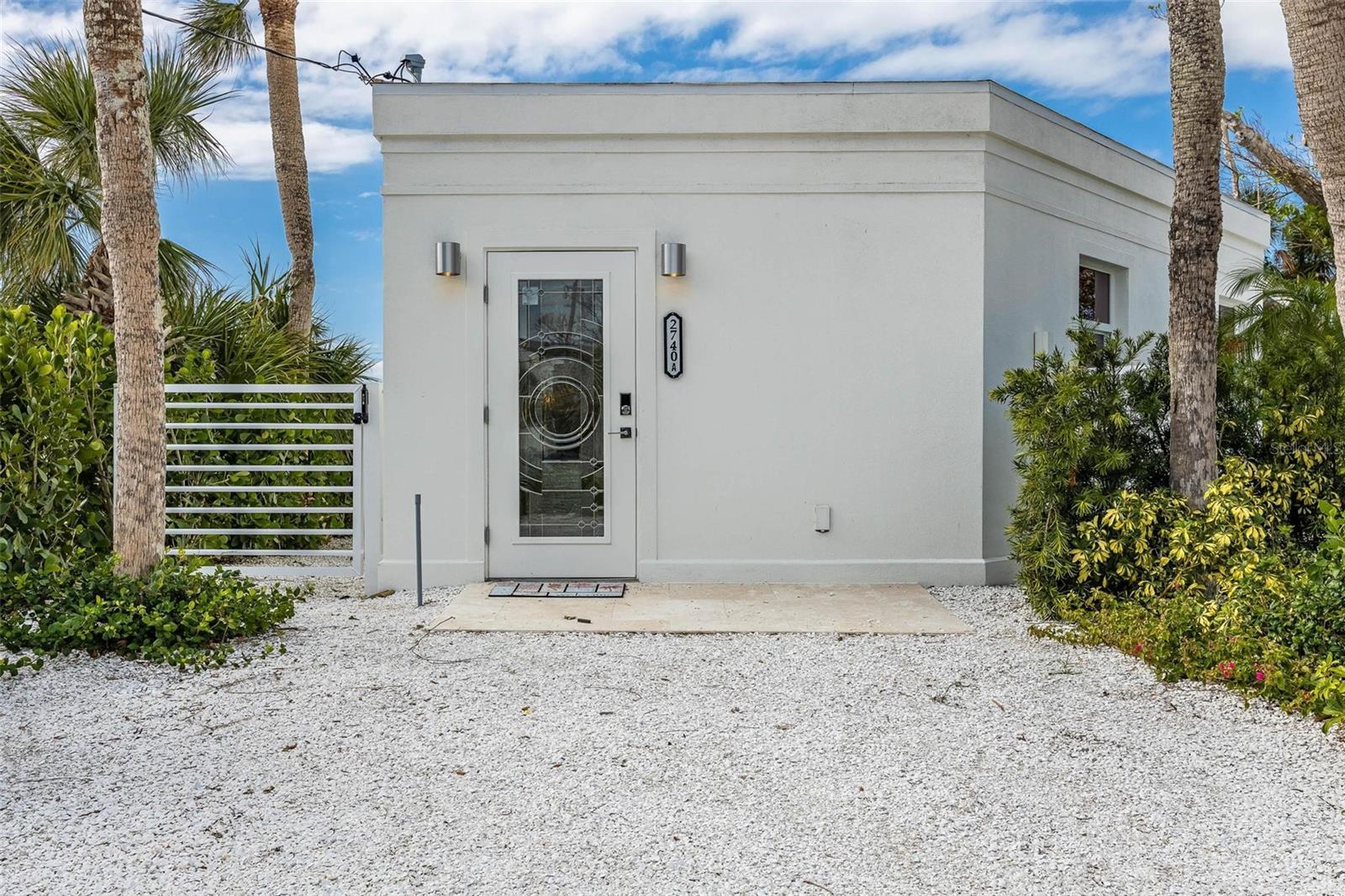 Listing photo id 64 for 2740 Beach Road B