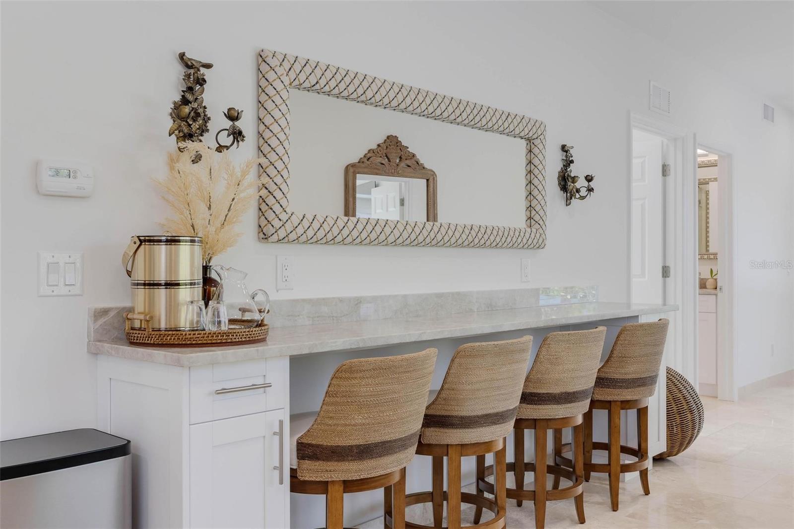 Listing photo id 80 for 2740 Beach Road B