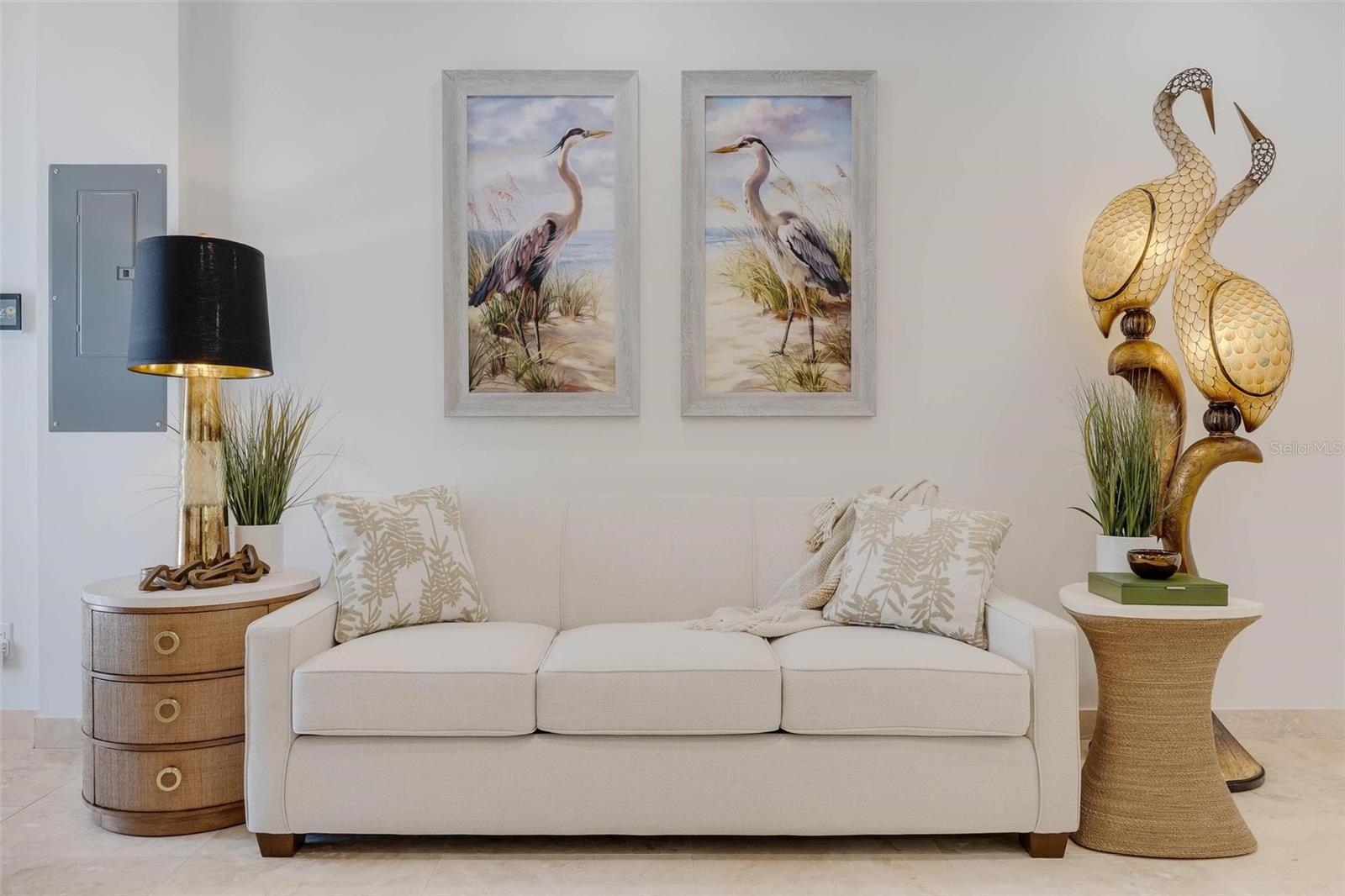 Listing photo id 86 for 2740 Beach Road B