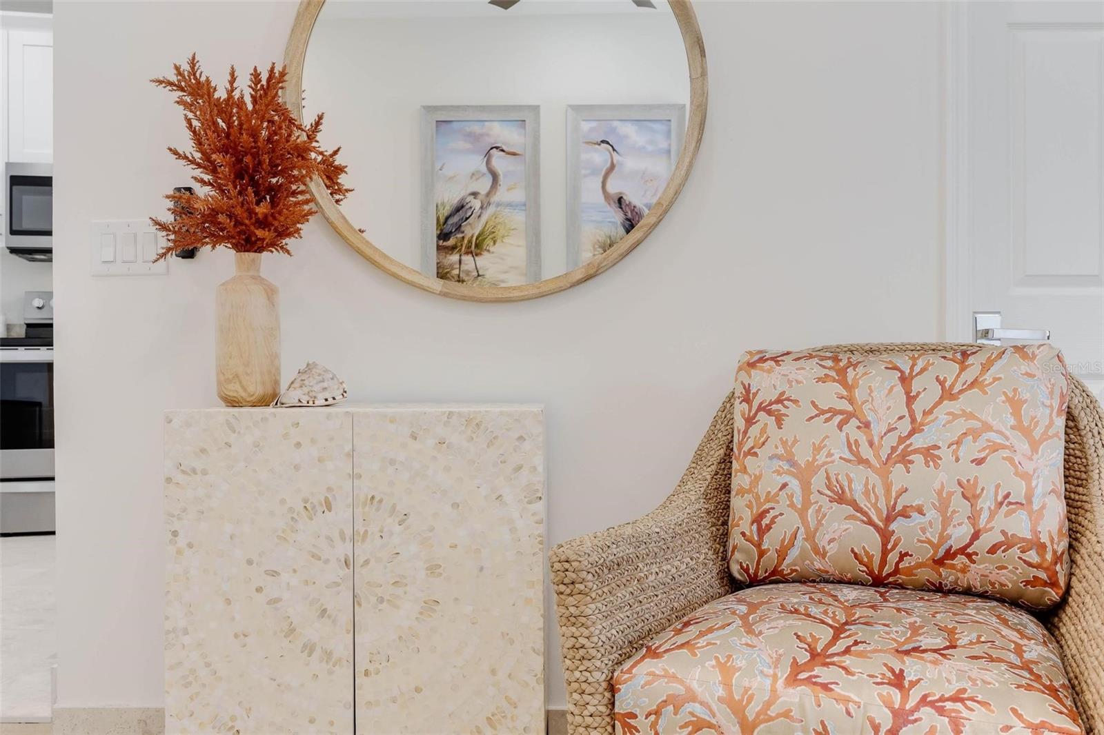 Listing photo id 87 for 2740 Beach Road B