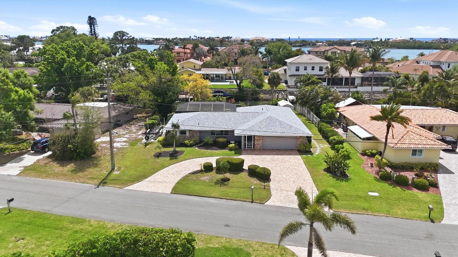 Image 10 of 60 For 353 Shore Drive