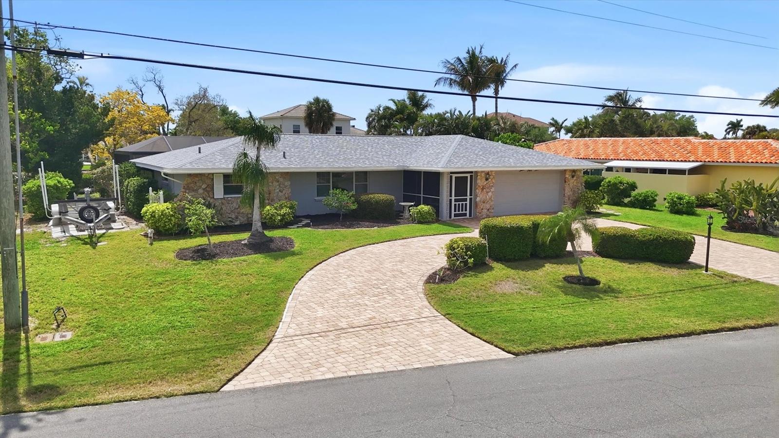 Image 11 of 60 For 353 Shore Drive