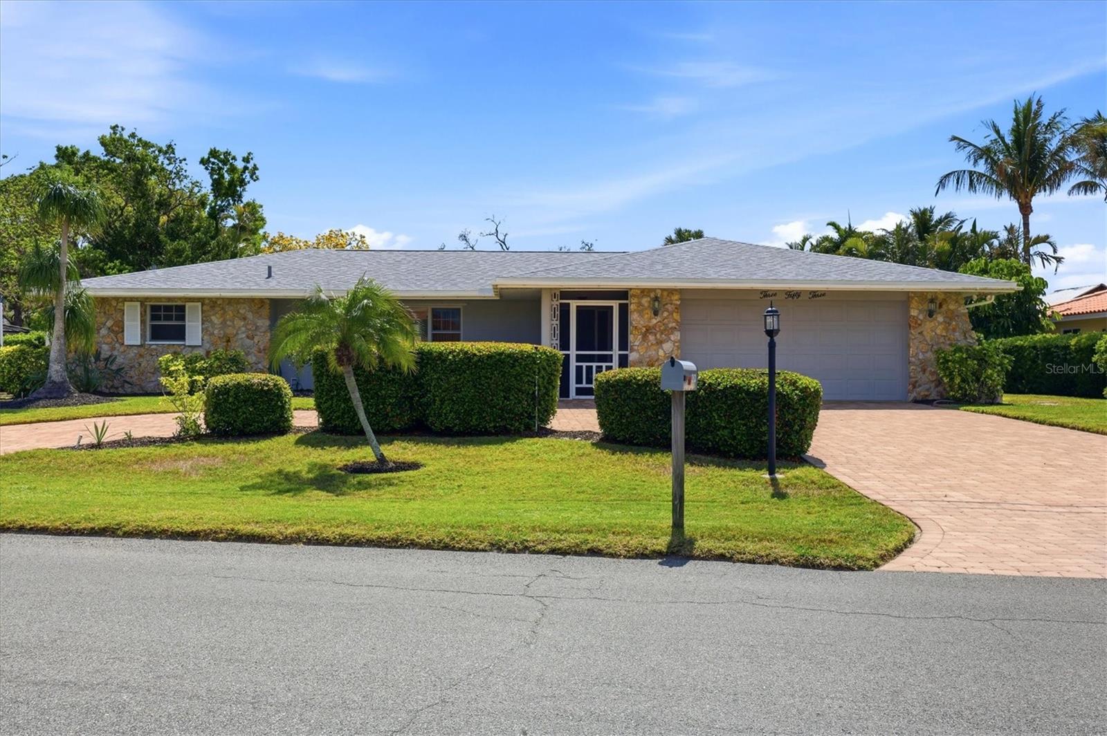 Image 12 of 60 For 353 Shore Drive