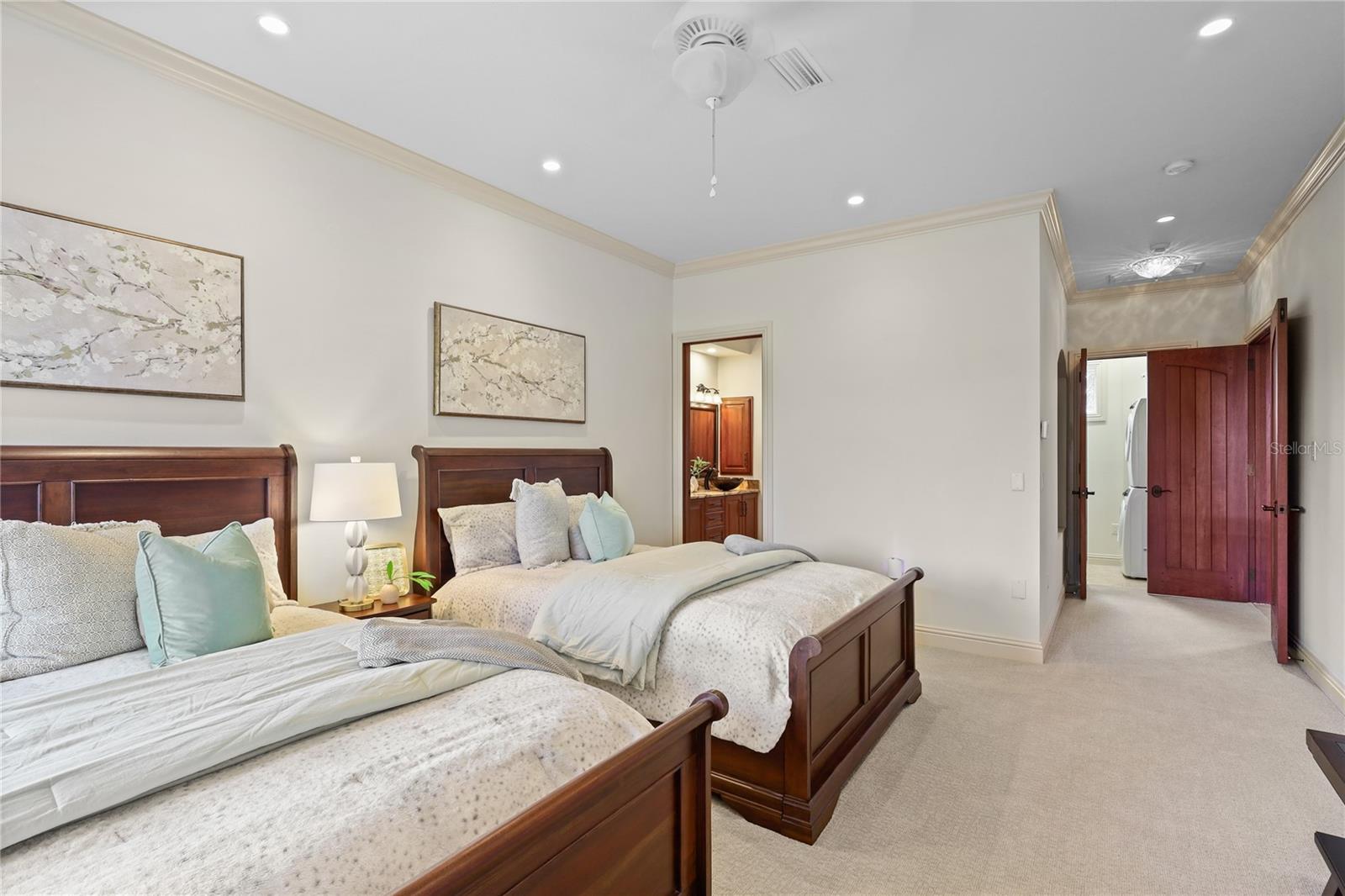 Image 39 of 74 For 7158 Hawks Harbor Circle