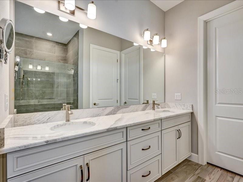 Image 17 of 39 For 14958 Contenta Loop