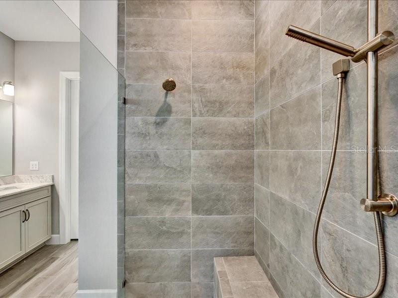 Image 18 of 39 For 14958 Contenta Loop