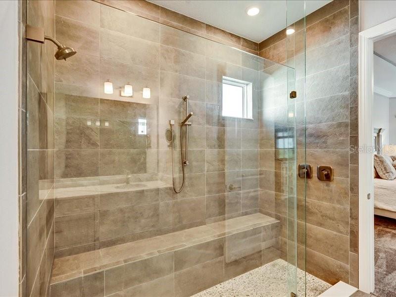 Image 20 of 39 For 14958 Contenta Loop