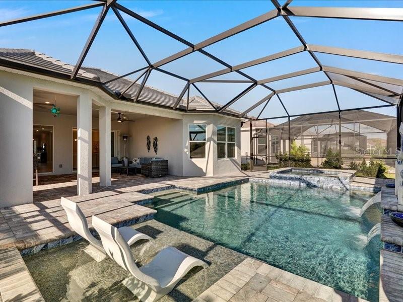 Image 25 of 39 For 14958 Contenta Loop