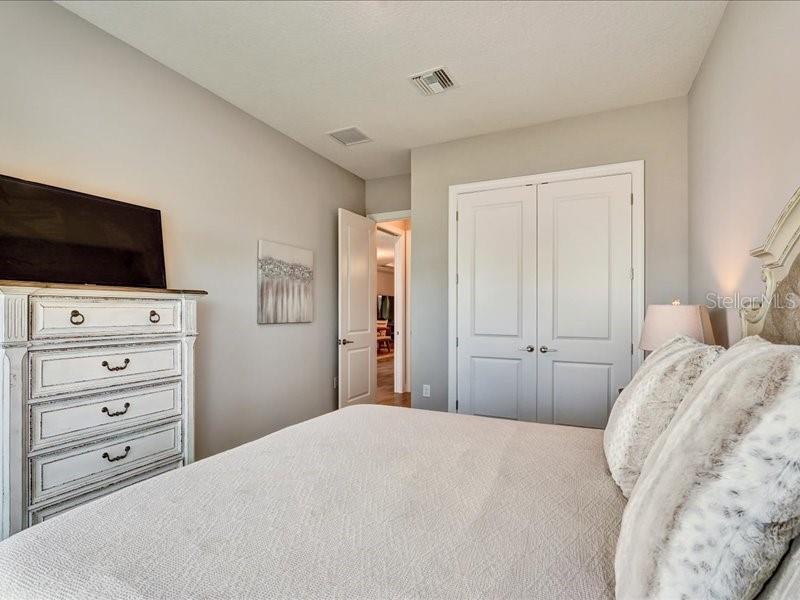 Image 34 of 39 For 14958 Contenta Loop