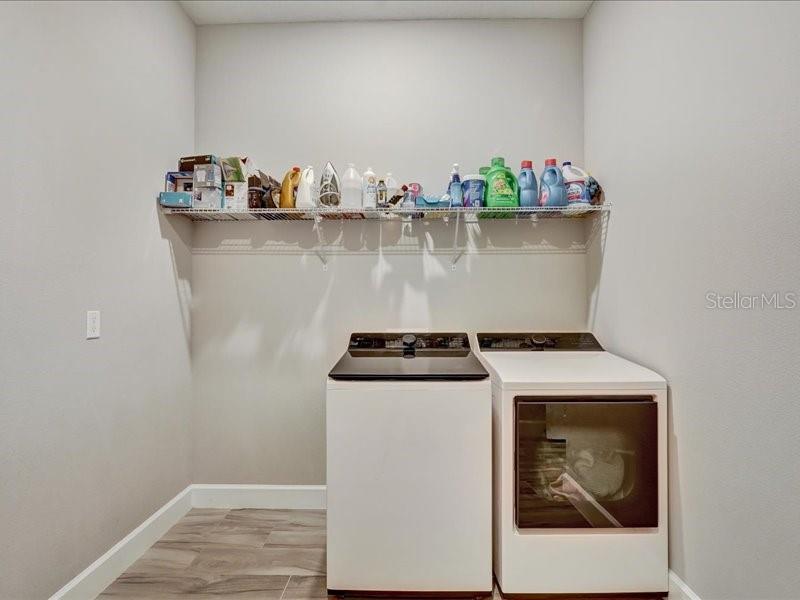 Image 36 of 39 For 14958 Contenta Loop