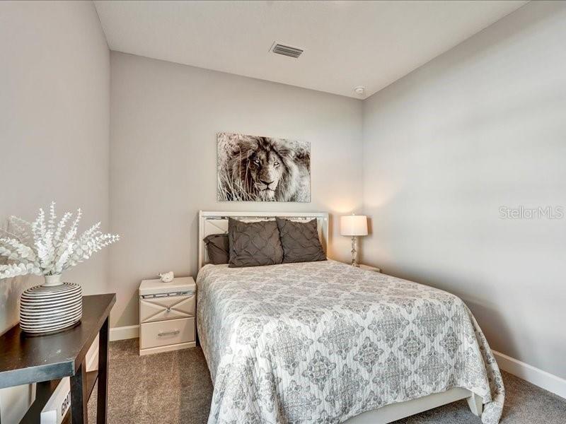 Image 38 of 39 For 14958 Contenta Loop