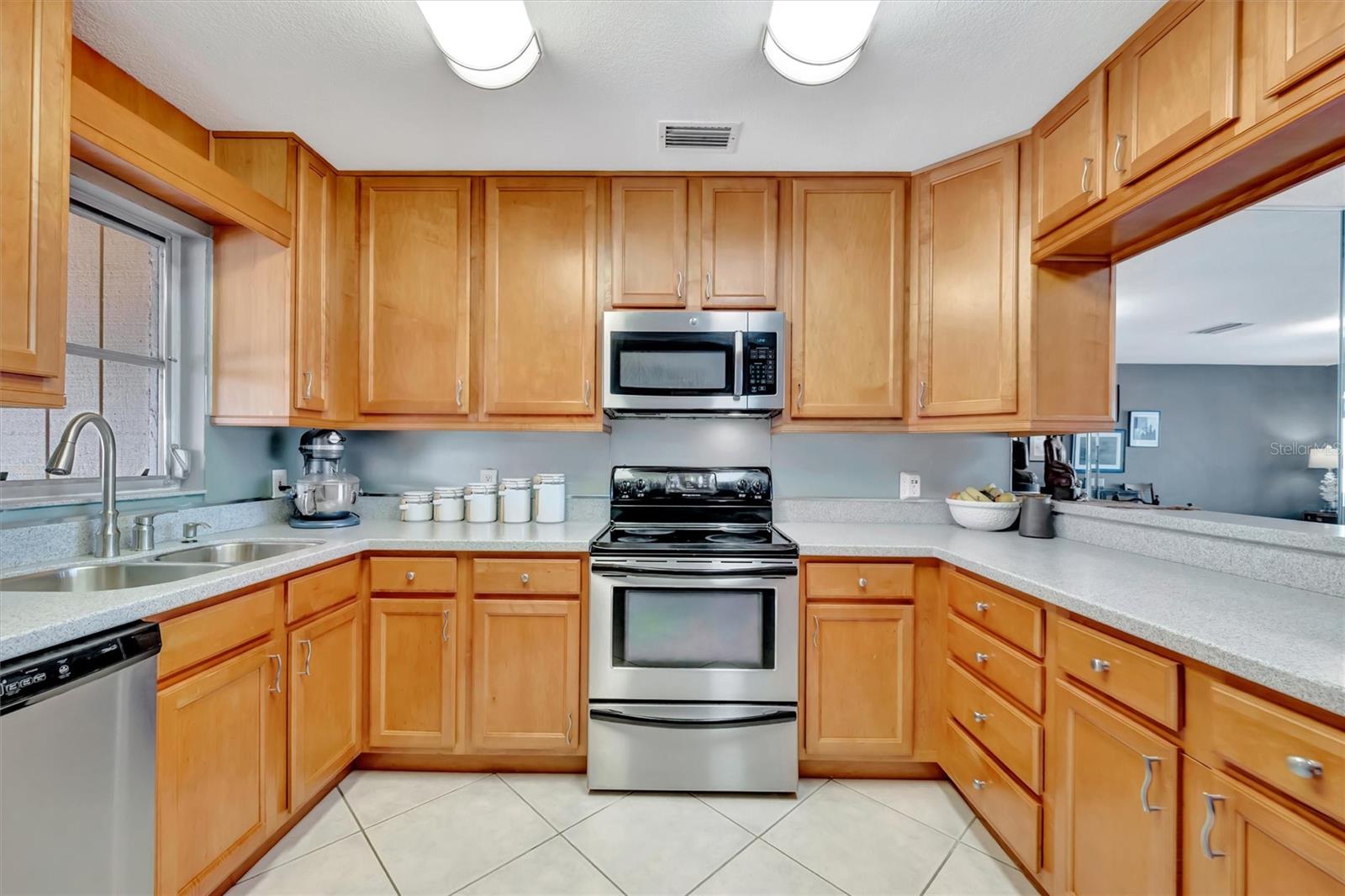 Image 13 of 51 For 3863 Catalina Drive