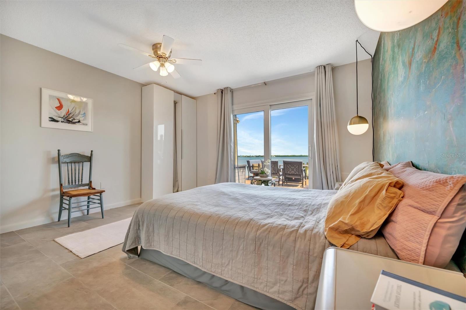 Image 16 of 51 For 3863 Catalina Drive