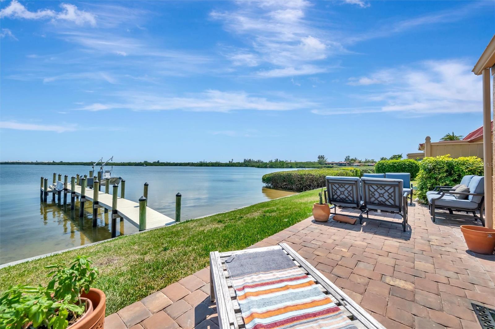 Image 24 of 51 For 3863 Catalina Drive