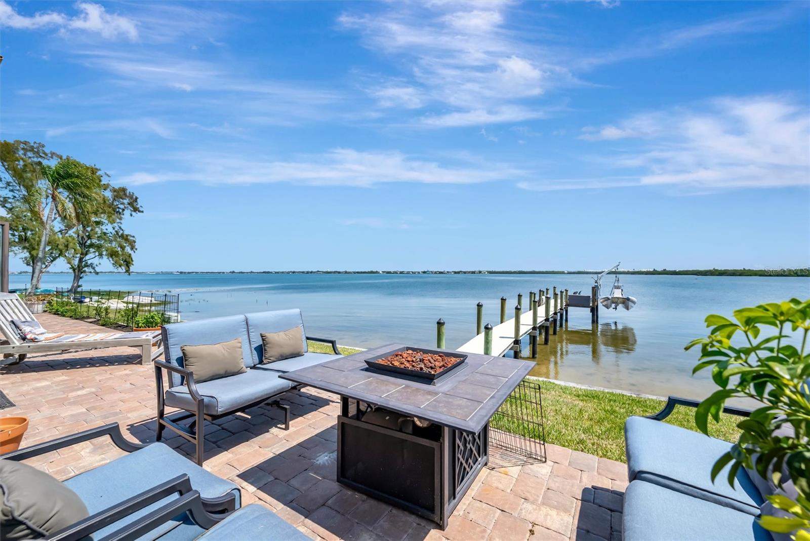 Image 26 of 51 For 3863 Catalina Drive