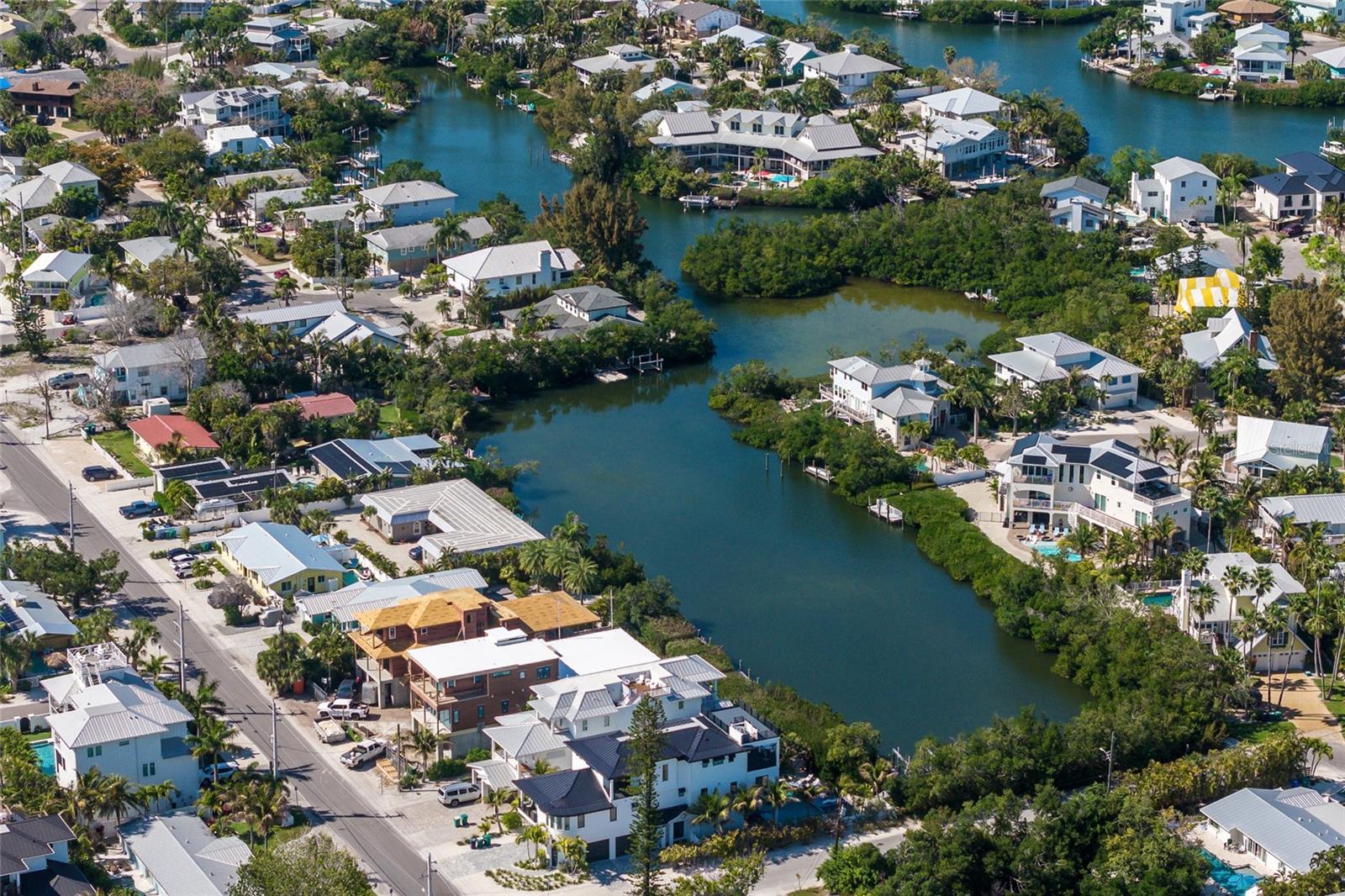 Listing photo id 10 for 406 Shore Drive