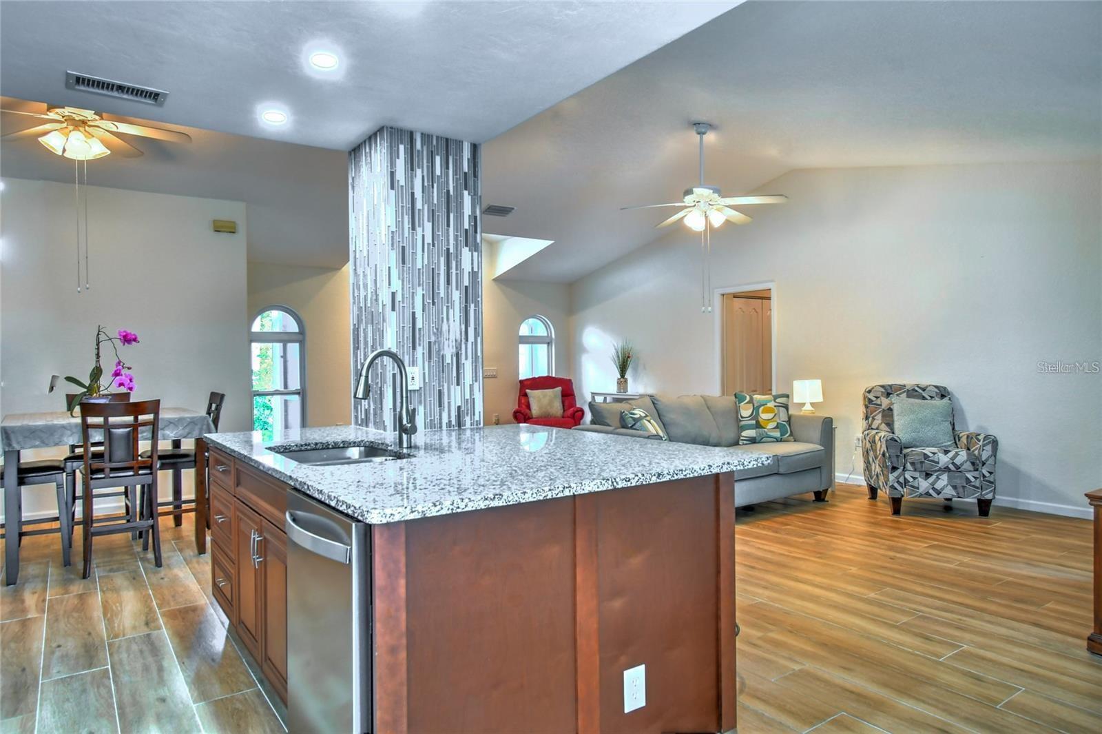 Image 10 of 43 For 25101 Kimberly Court