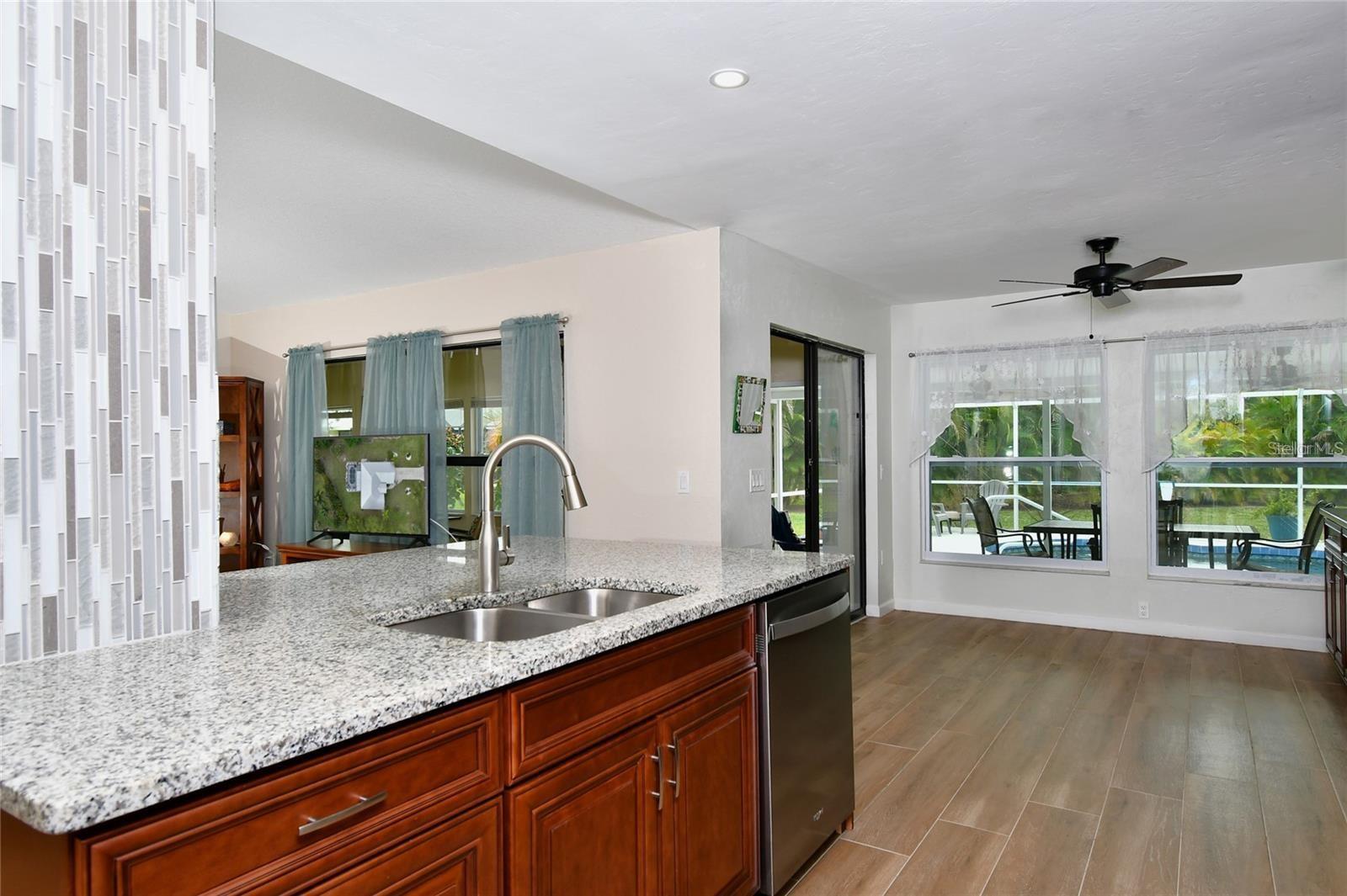 Image 11 of 43 For 25101 Kimberly Court