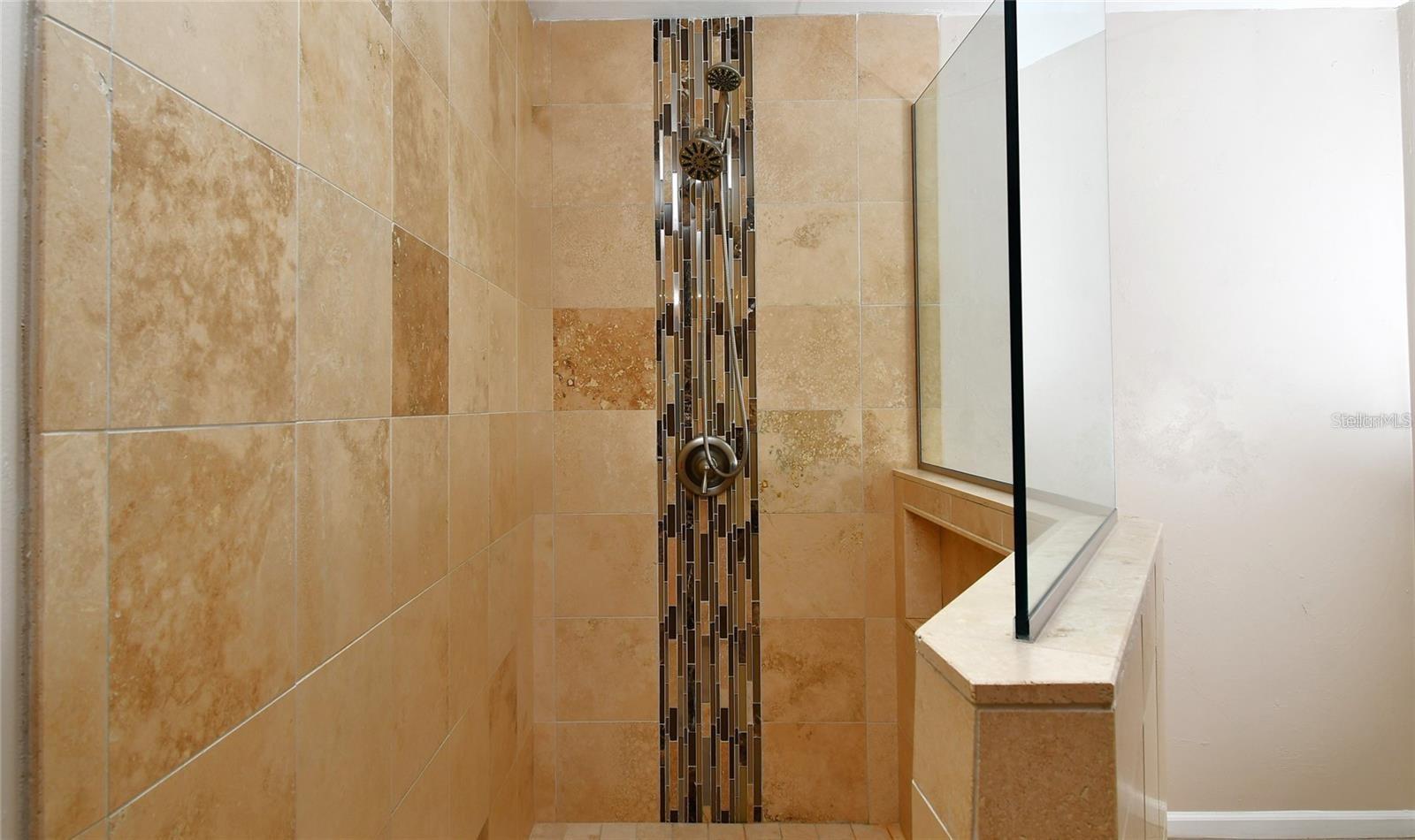 Image 20 of 43 For 25101 Kimberly Court