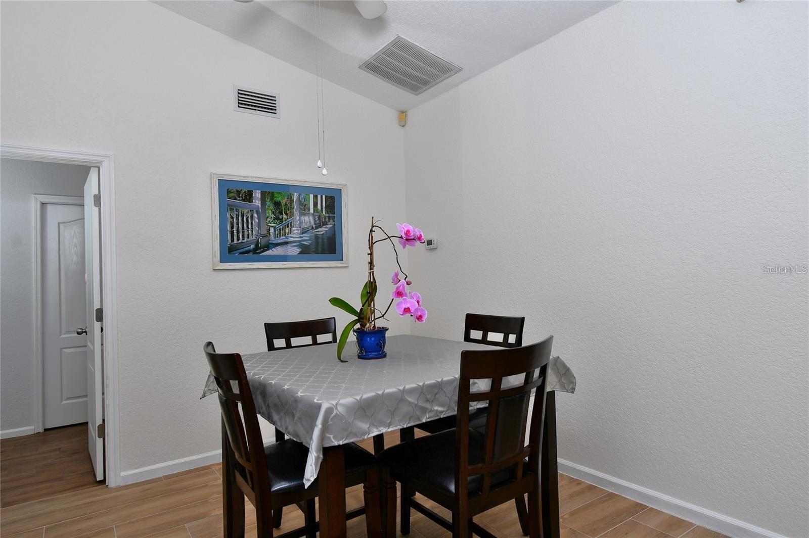 Image 7 of 43 For 25101 Kimberly Court